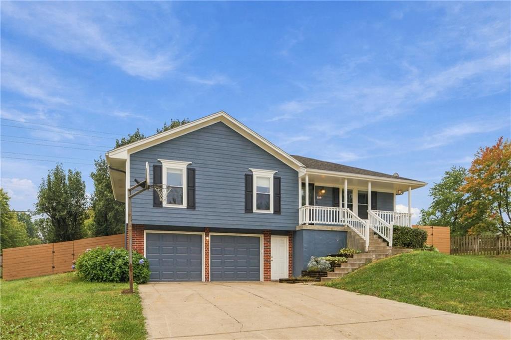104 NE Bristol Circle