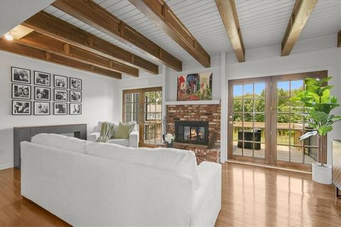 Photo of 284 NE Bayview Drive, Lees Summit, MO 64064 (MLS # 2627586)