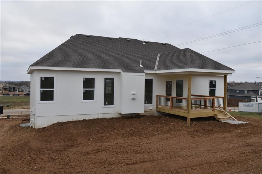 Photo of 6013 NE 118th Street, Kansas City, MO 64156 (MLS # 2598331)