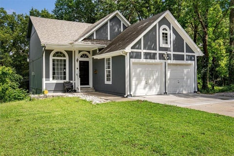 Photo of 5713 Norton Avenue, Kansas City, MO 64130 (MLS # 2631995)