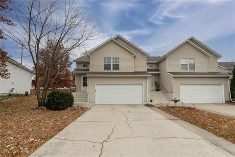 Photo of 17528 W 111th Place, Olathe, KS 66061 (MLS # 2588834)