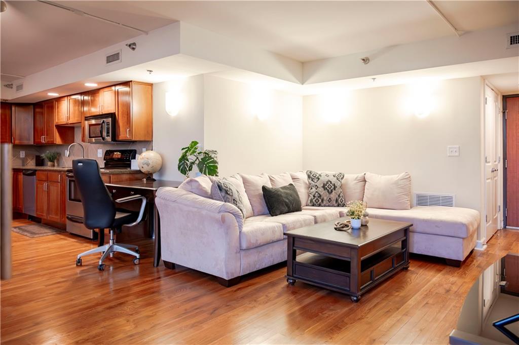 600 E Admiral Boulevard 604
