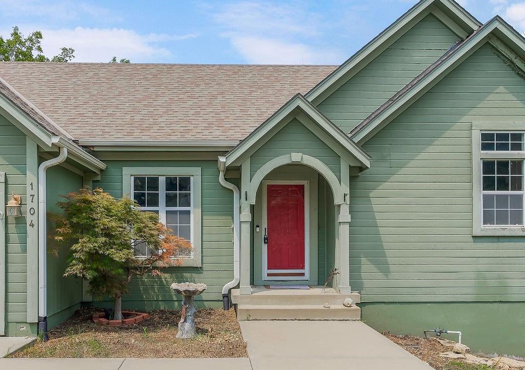 1704 Hunter Drive