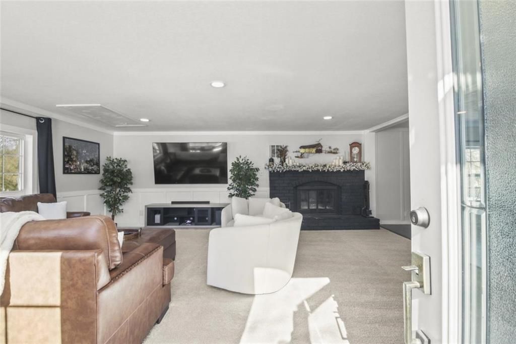 Photo of 1215 BERRY Road, Independence, MO 64057 (MLS # 2598598)