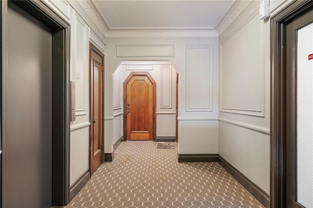 807 W 48th Street 204