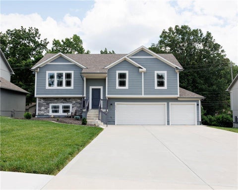 Photo of 8815 W Longview Parkway, Kansas City, MO 64138 (MLS # 2625424)