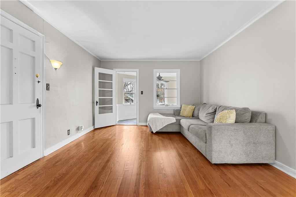 4942 Walnut Street 2 South