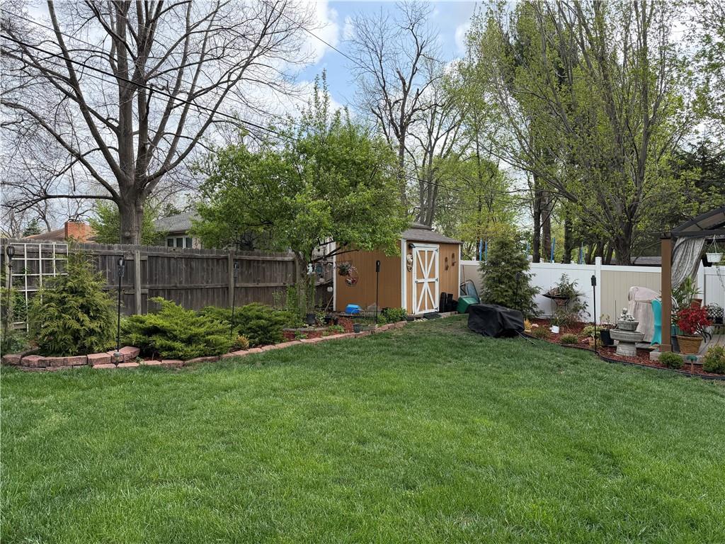 10706 W 70th Terrace