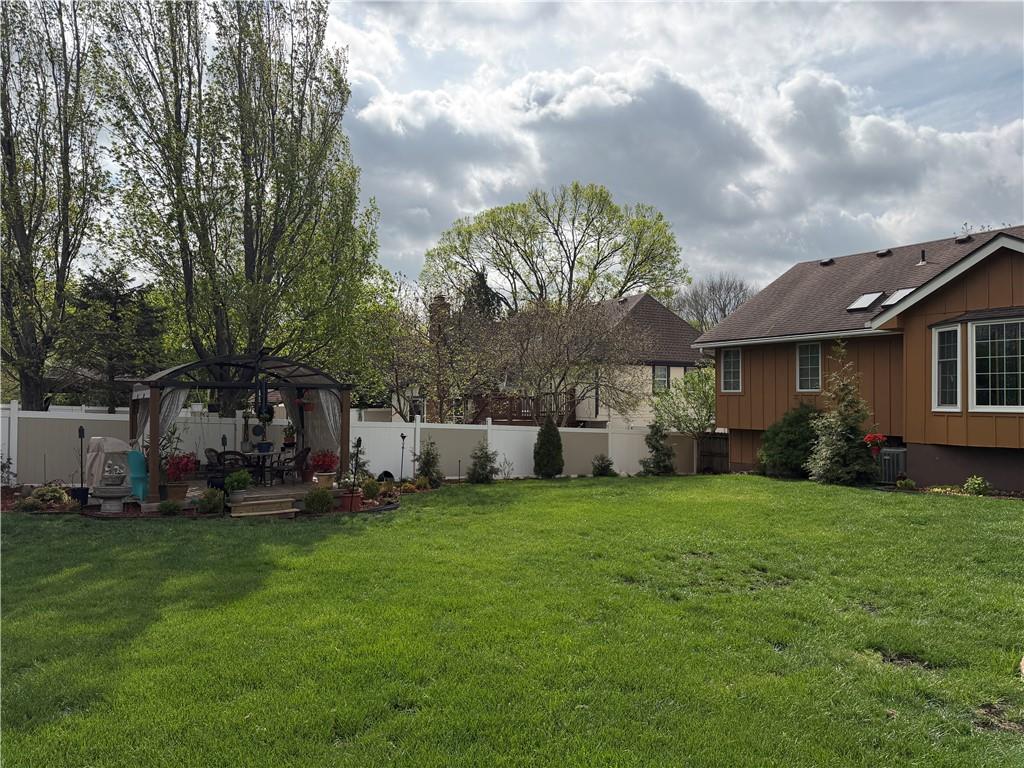 10706 W 70th Terrace