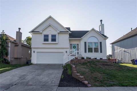 Photo of 14891 S Summit Street, Olathe, KS 66062 (MLS # 2617712)