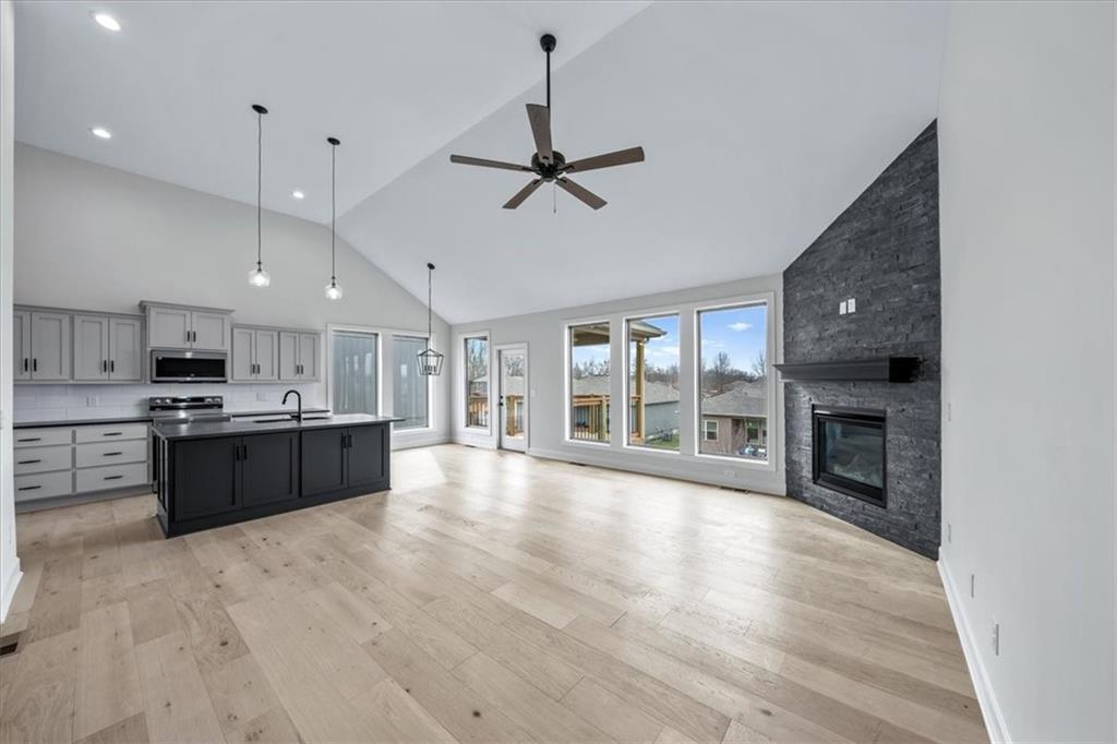 205 NE Hoot Owl Street