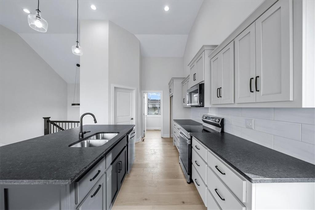 205 NE Hoot Owl Street