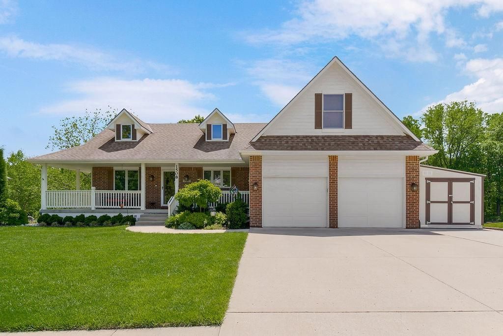 Photo of 1508 Winchester Drive, Pleasant Hill, MO 64080 (MLS # 2618421)