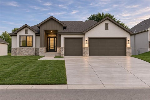 Photo of 9177 N Montgall Avenue, Kansas City, MO 64156 (MLS # 2646807)