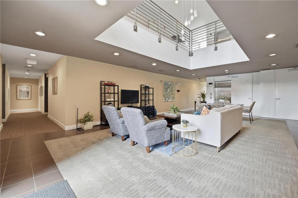 4521 Wornall Road 208