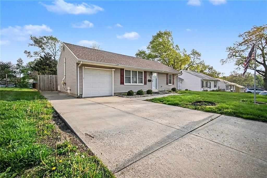 Photo of 608 NE 67th Street, Gladstone, MO 64118 (MLS # 2614255)