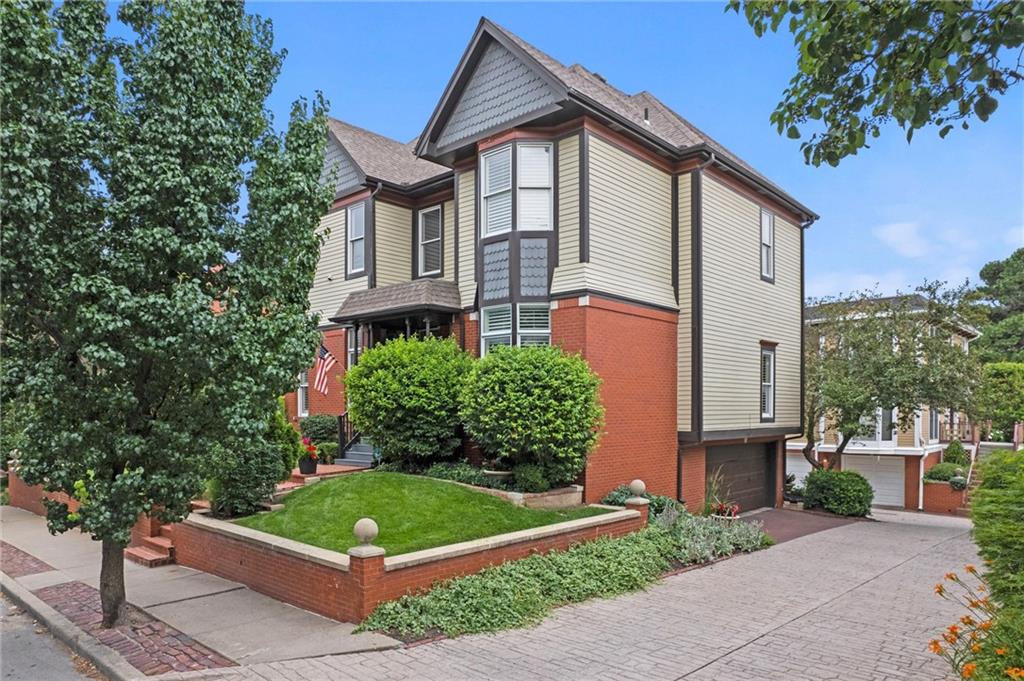 206 E 30th Street