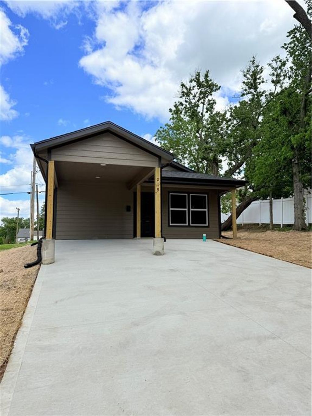 Photo of 219 Ming Street, Warrensburg, MO 64093 (MLS # 2618931)