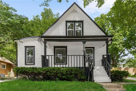 Photo of 575 S Crescent Avenue, Independence, MO 64053 (MLS # 2621942)