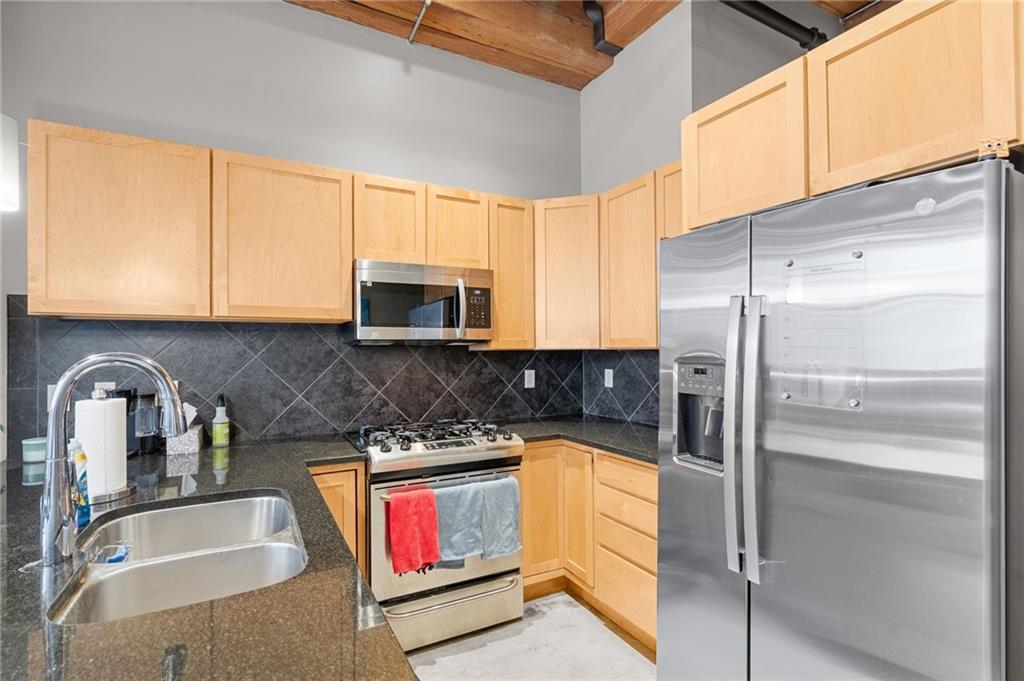 712 Broadway Boulevard 401