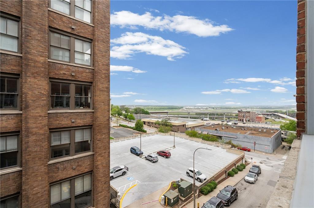 712 Broadway Boulevard 401