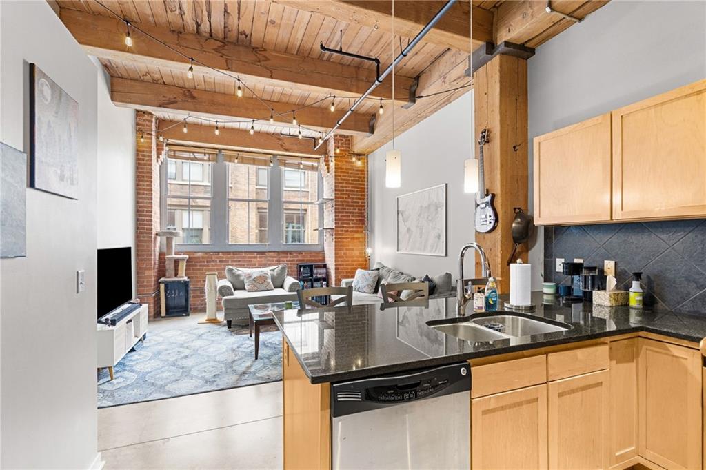 712 Broadway Boulevard 401