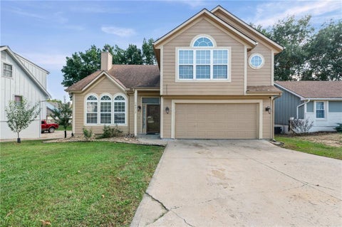 Photo of 14512 WILSHIRE Circle, Grandview, MO 64030 (MLS # 2647546)