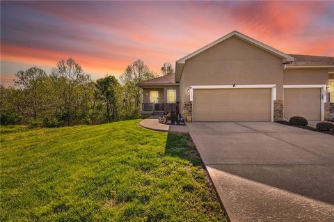 Photo of 631 N 74th Street, Kansas City, KS 66112 (MLS # 2610213)