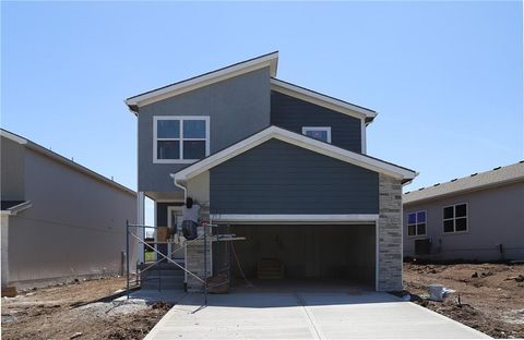717 SW Glenn Circle, Raymore, MO 64083 - #: 2501535