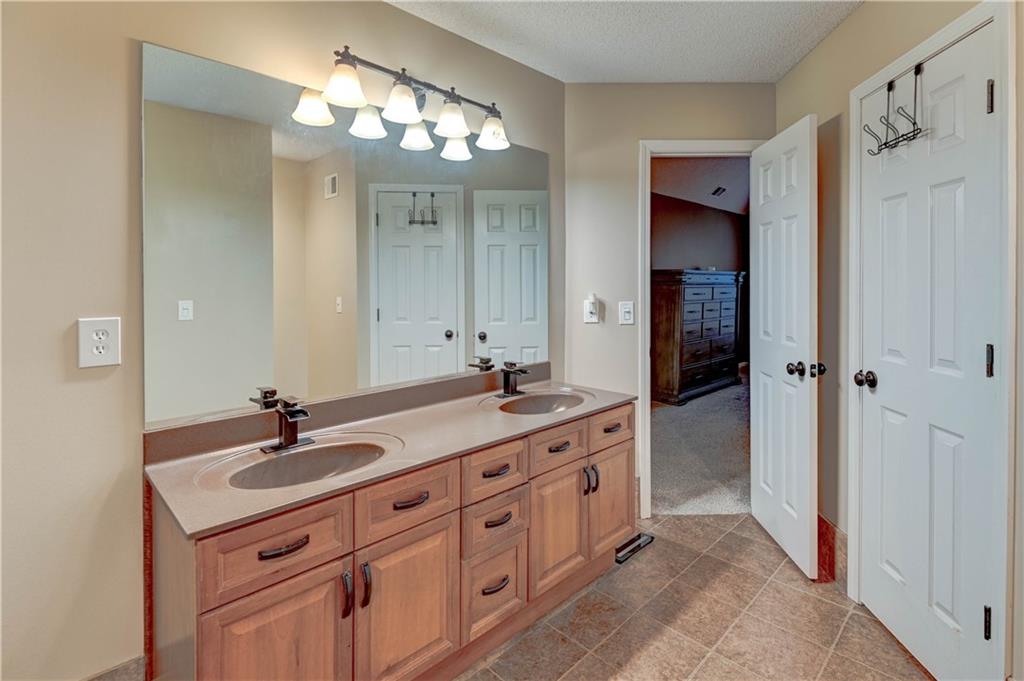 Kansas City, Missouri 64157, United States, 4 Bedrooms Bedrooms, ,3 BathroomsBathrooms,Residential,Active,179441