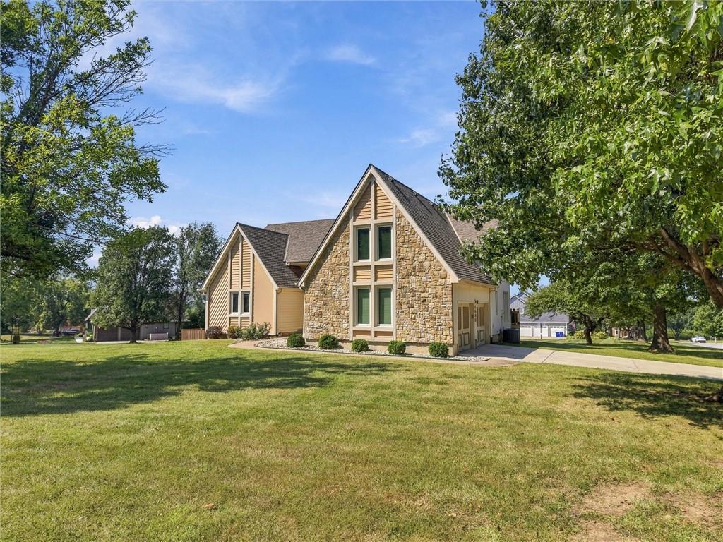 Photo of 8500 W 148th Street, Overland Park, KS 66223 (MLS # 2643130)