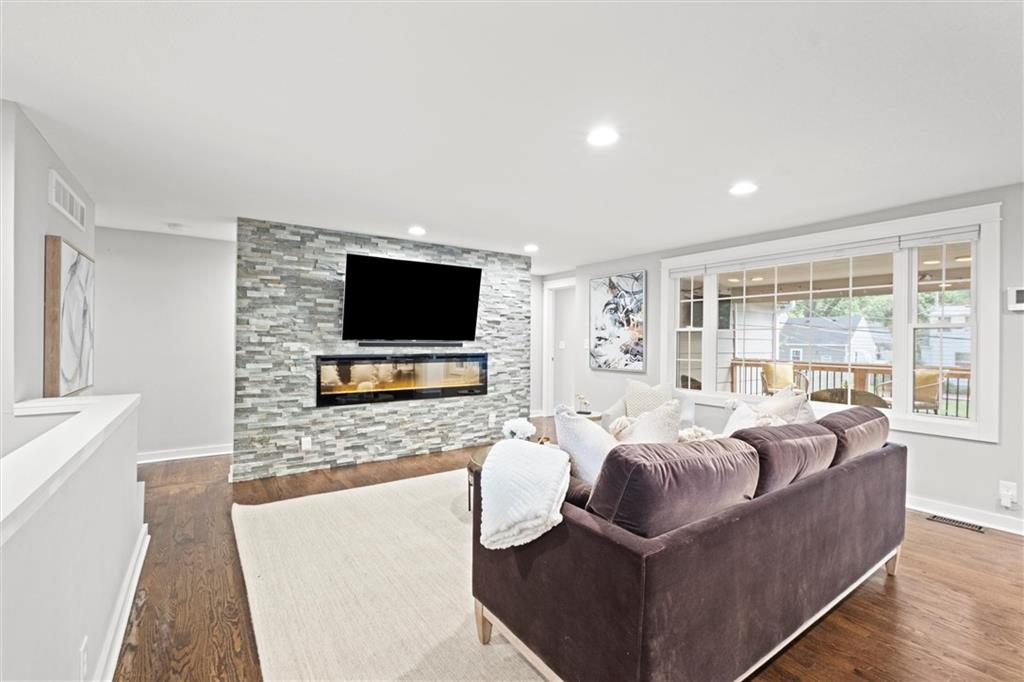 4221 W 74th Street