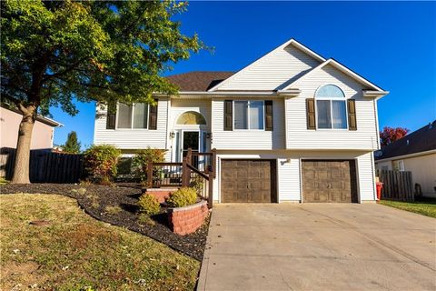 1206 NW Baytree Drive Grain Valley MO 64029