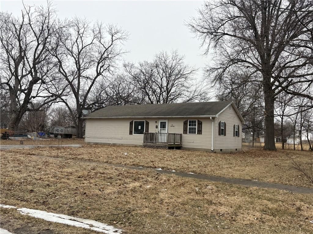 Photo of 117 Manning Street, Burlington Jct, MO 64428 (MLS # 2607948)
