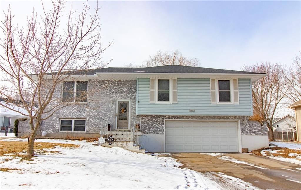 Photo of 1208 Cambridge Drive, Warrensburg, MO 64093 (MLS # 2598285)