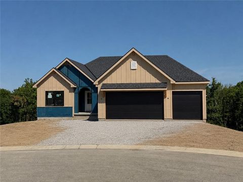 Photo of 12490 Appaloosa Street, Platte City, MO 64079 (MLS # 2627275)