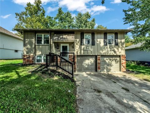 1208 NW Golfview Drive, Grain Valley, MO 64029 - MLS#: 2582240