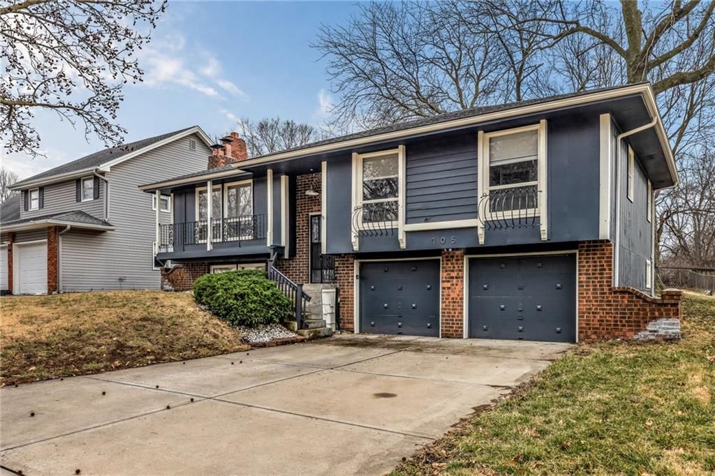 Photo of 705 NE 80th Terrace, Kansas City, MO 64118 (MLS # 2607766)