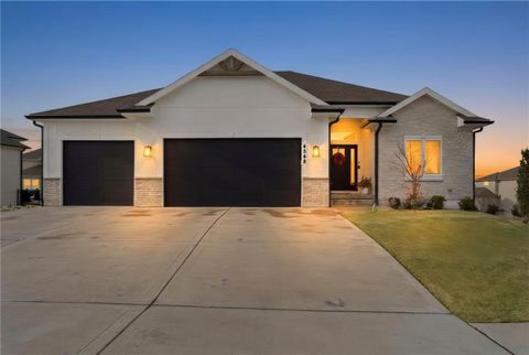 Photo of 4548 NE Seneca Terrace, Lees Summit, MO 64064 (MLS # 2617743)