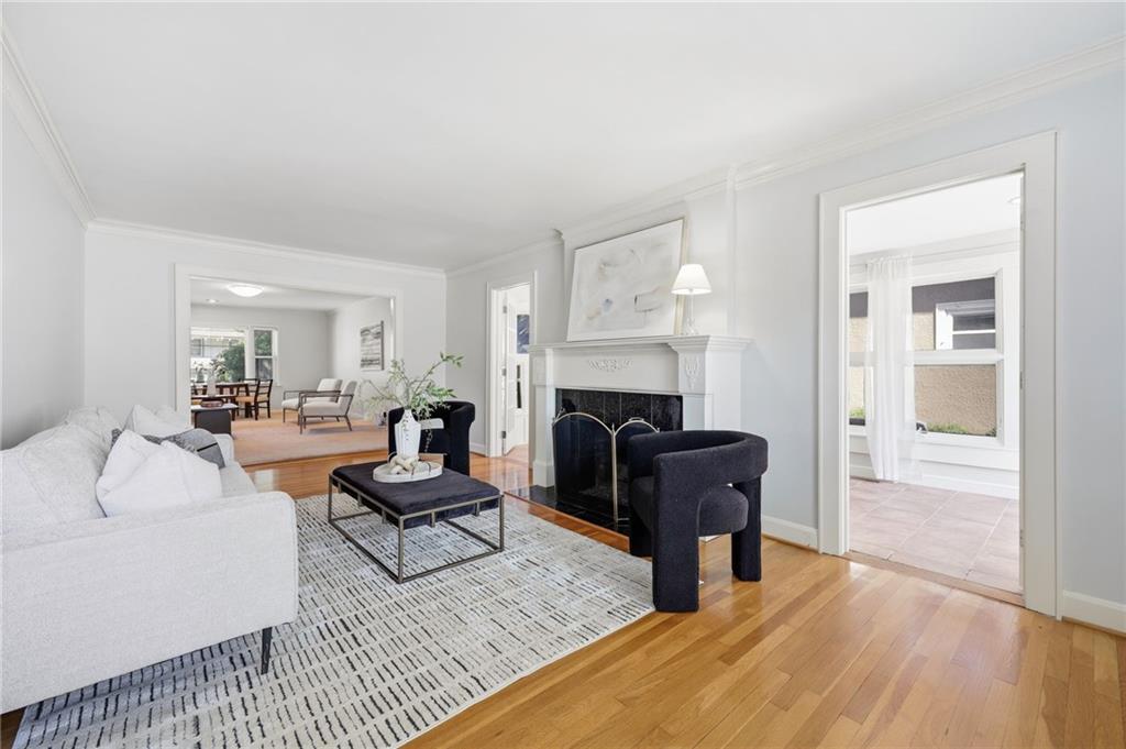 1020 W 71st Terrace