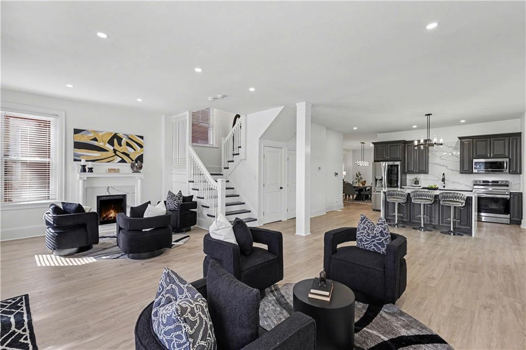 300 W 34 Street