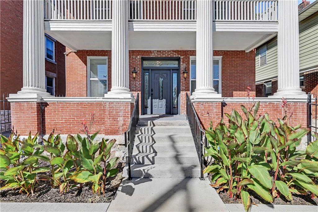300 W 34 Street