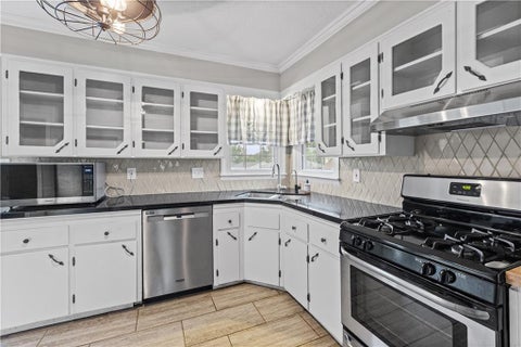 Tiny photo for 201 E Hurt Street, Liberty, MO 64068 (MLS # 2630739)