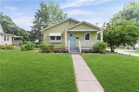 Photo of 201 E Hurt Street, Liberty, MO 64068 (MLS # 2630739)