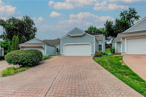 Photo of 1421 Birdseye Court, Blue Springs, MO 64015 (MLS # 2638926)