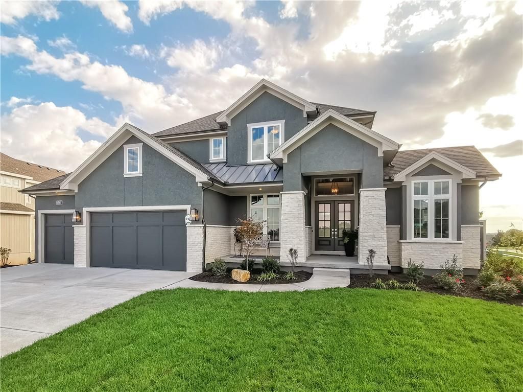 Photo of 15915 Glenfinnan Way, Loch Lloyd, MO 64012 (MLS # 2588140)