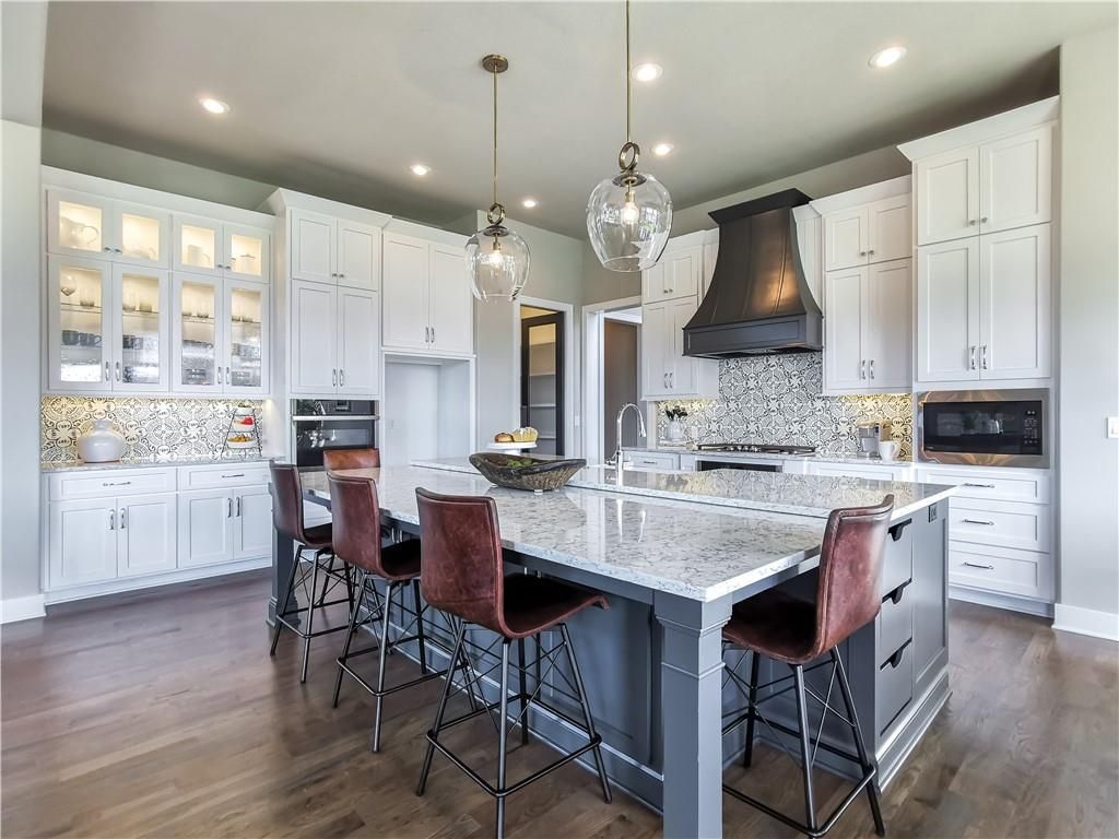 Photo of 15915 Glenfinnan Way, Loch Lloyd, MO 64012 (MLS # 2588140)