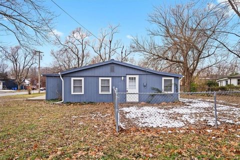 126 S Village Street, Tonganoxie, KS 66086 - MLS#: 2591371
