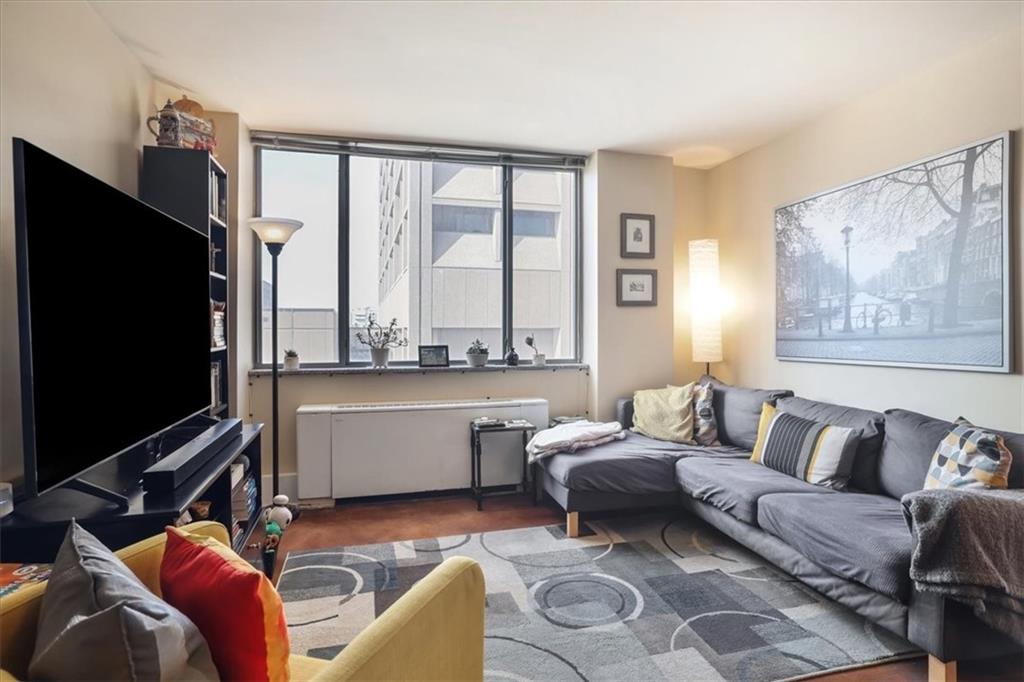 600 E 8th # 4A Street 4A