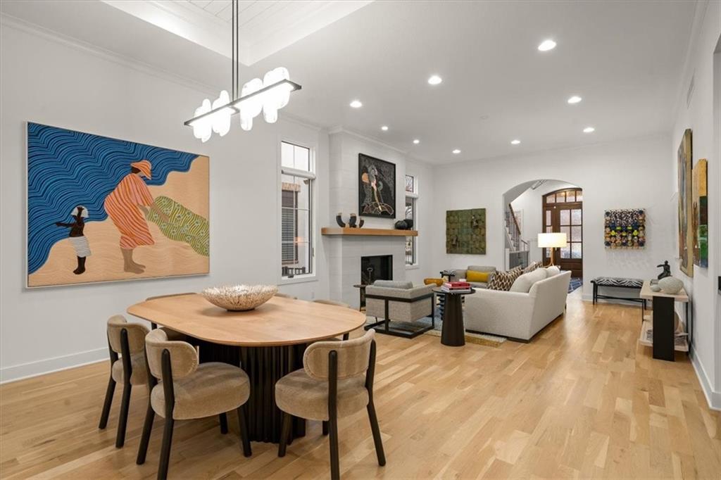 5303 Meadowbrook Parkway